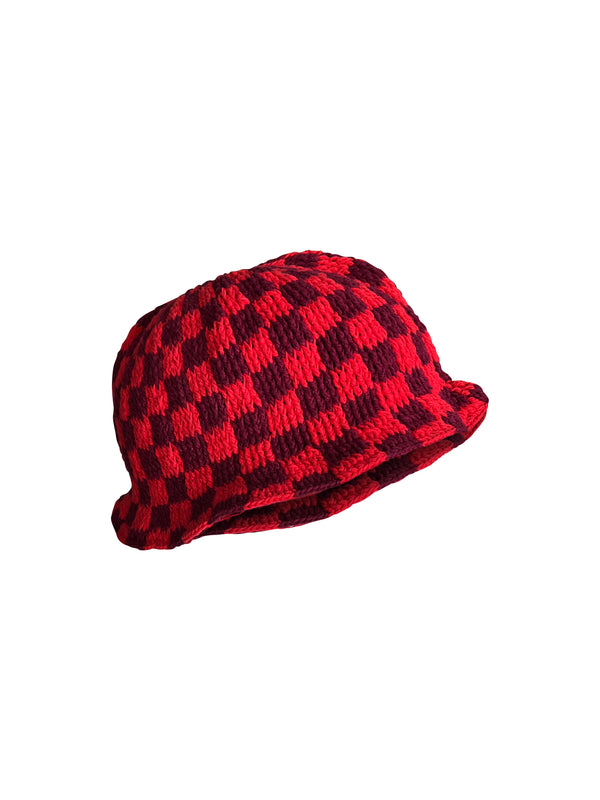 Sombrero de cubo de tablero de ajedrez de ganchillo en rojo/púrpura